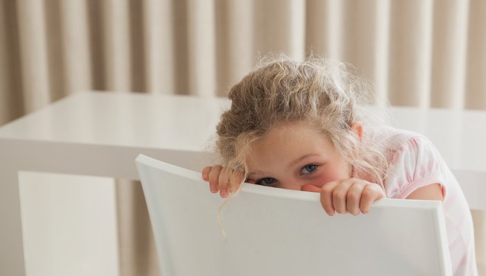 Застенчивые дети: почему мы не должны оказывать на них давление