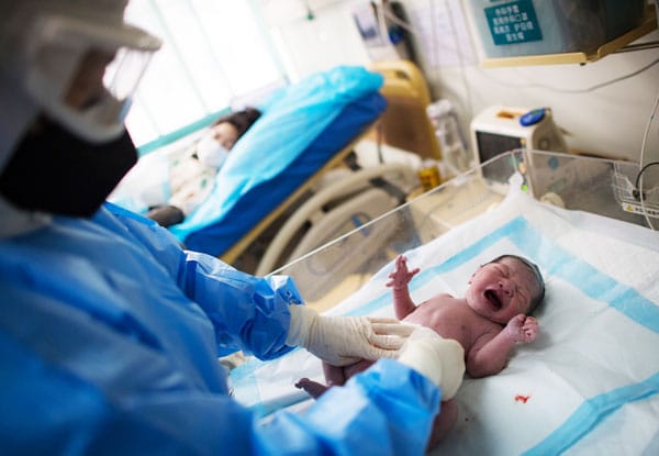 Что должны знать беременные и послеродовые мамы о коронавирусе, по мнению экспертов 
