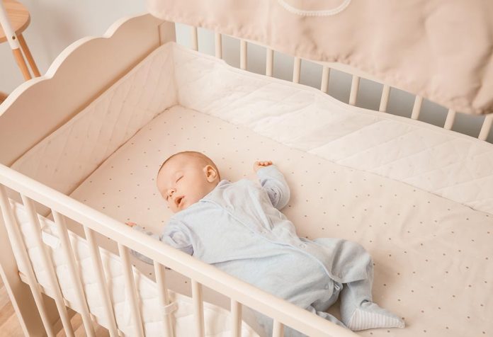 Безопасны ли детские кроватки для младенцев?