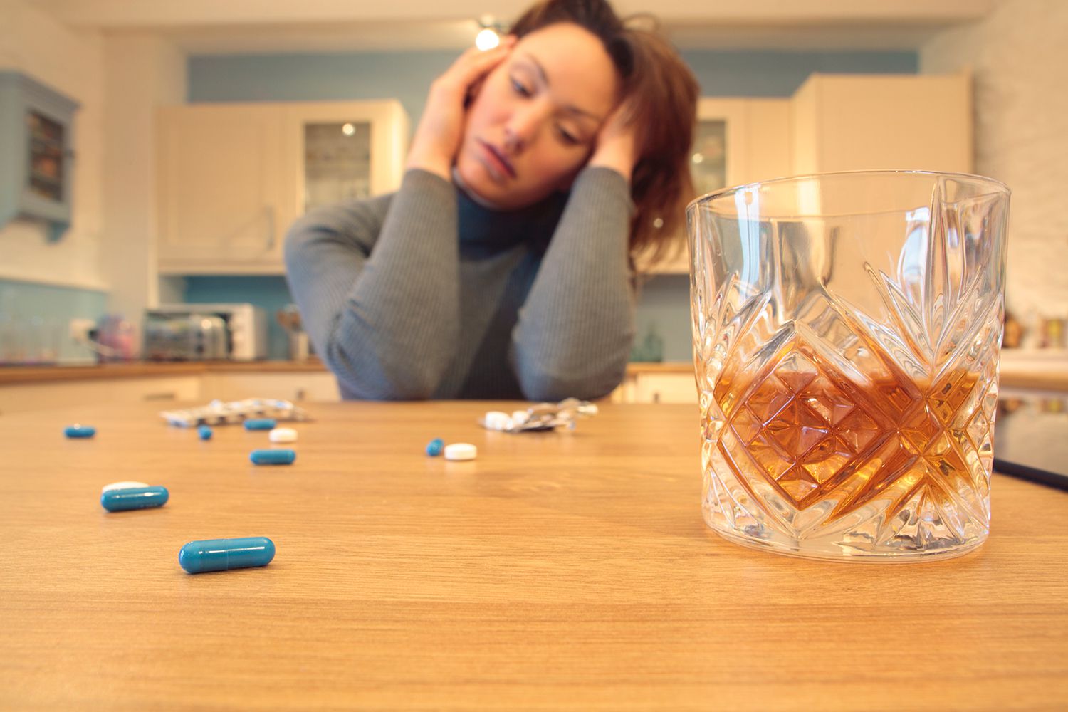 Почему биполярные лекарства и алкогольные взаимодействия могут угрожать жизни