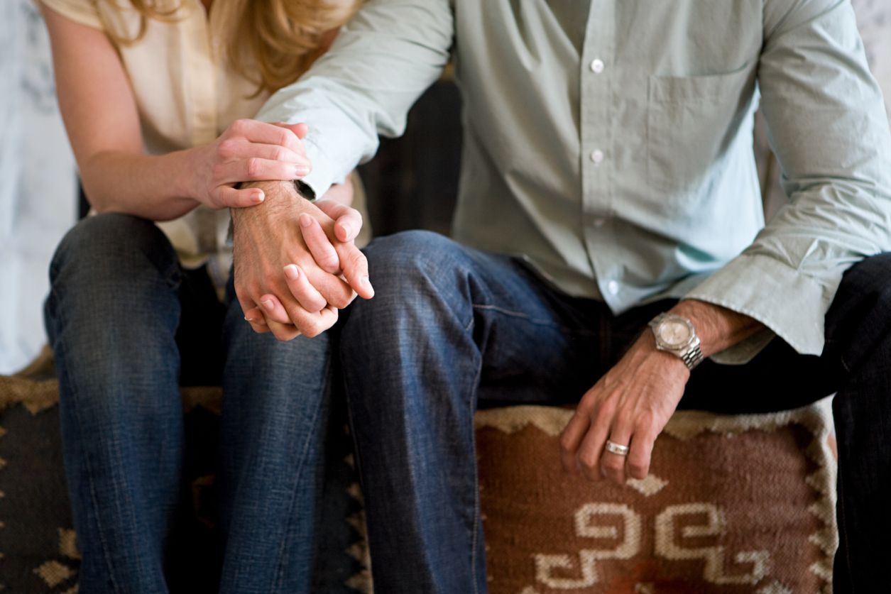 Супружеская поддержка может улучшить выздоровление алкоголика или наркомана