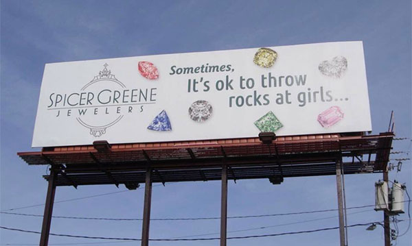 Ювелирная реклама говорит покупателям, что можно бросать камни девушкам